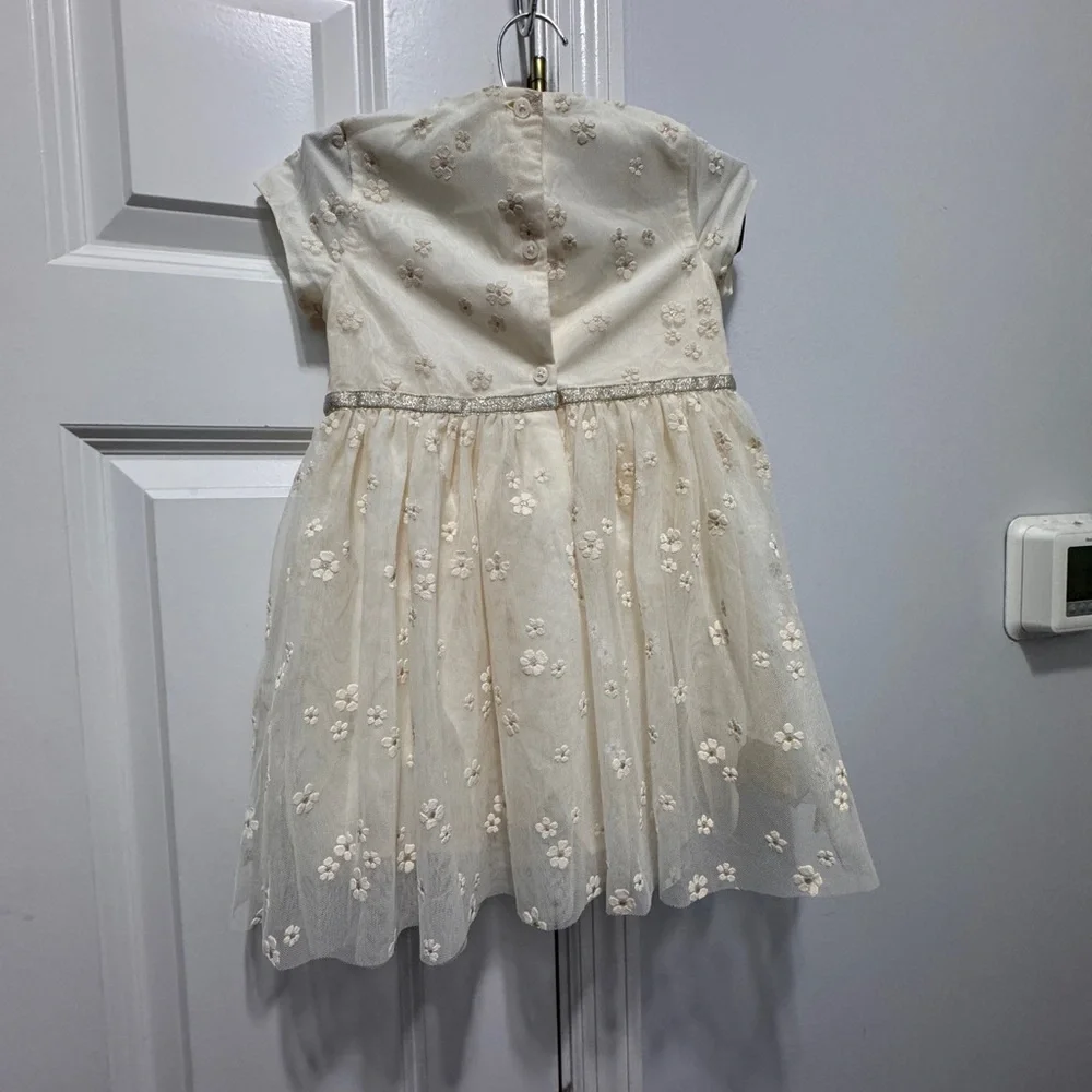 OshKosh size 3 T cream floral dress